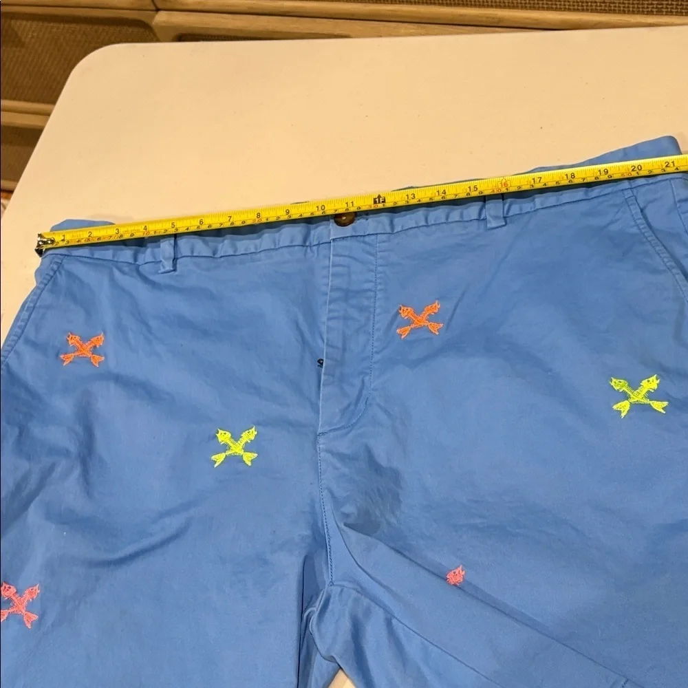 Vineyard Vines - Men's Breaker Short. Embroidered Fish Skeleton.  Blue. Size 42